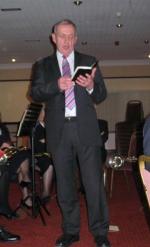  Rotarian Colin Ring entertains ?